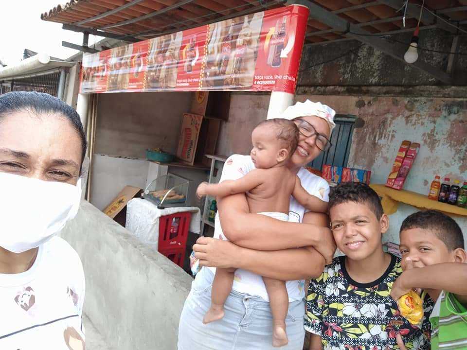 Camacã: Unidade de Saúde Luís Castro II antecipa a Páscoa distribuindo chocolates para as crianças